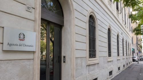 Esterno sede agenzia del demanio
